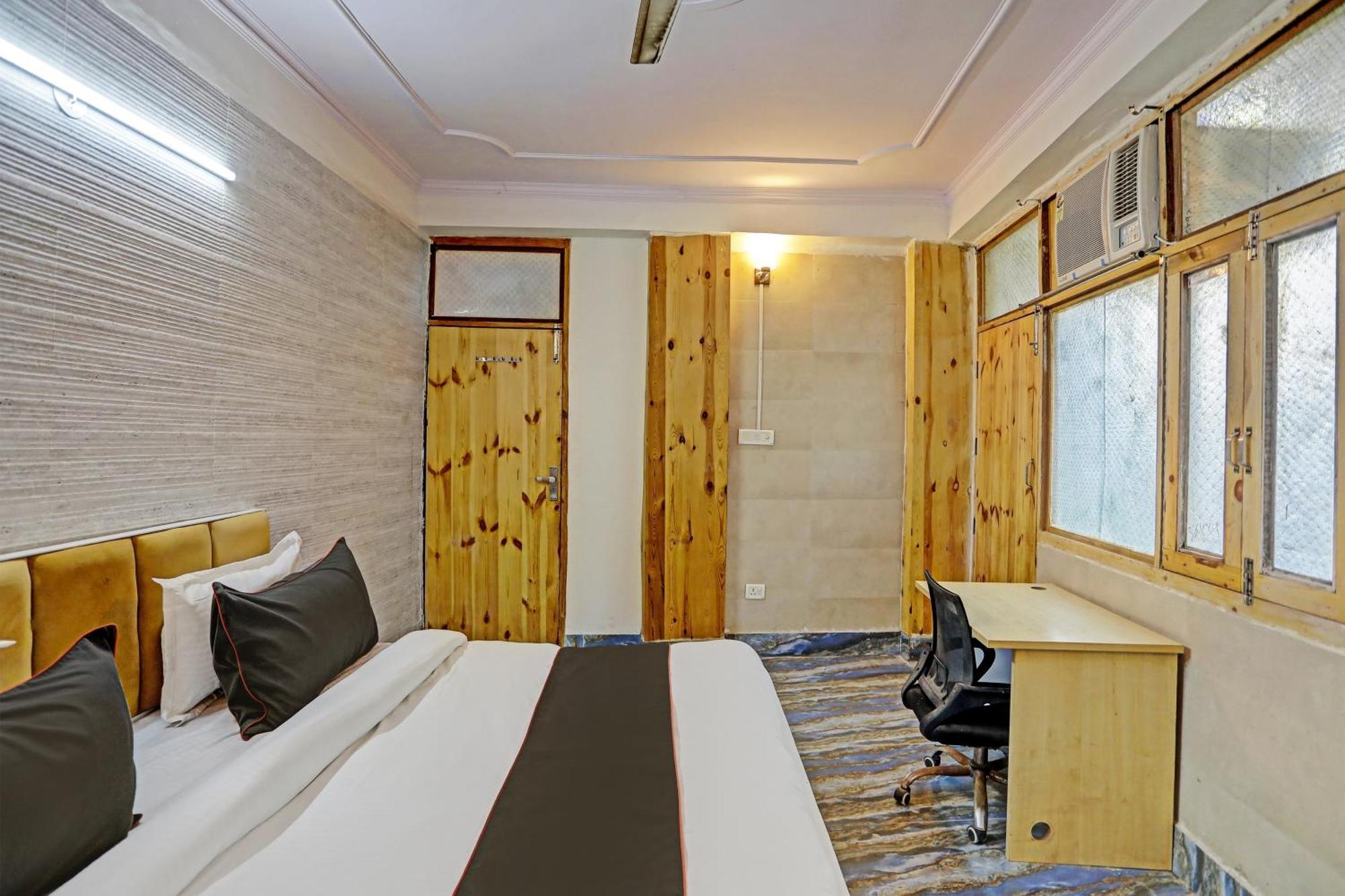Umen Hotel Nearest Sector 66 Noida Eksteriør billede