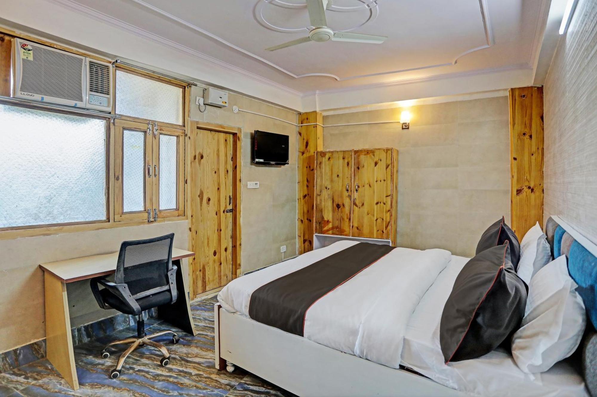 Umen Hotel Nearest Sector 66 Noida Eksteriør billede