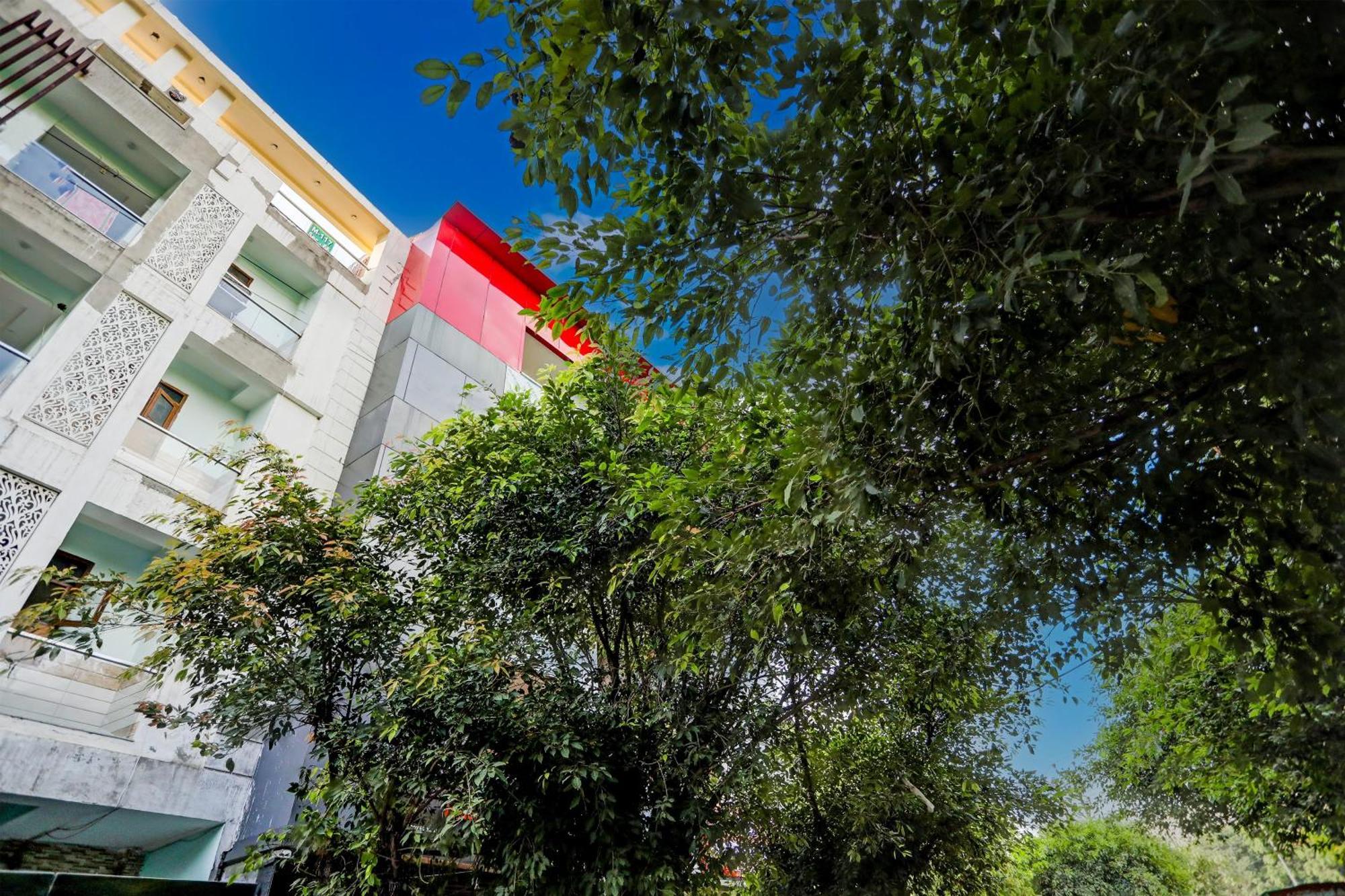 Umen Hotel Nearest Sector 66 Noida Eksteriør billede