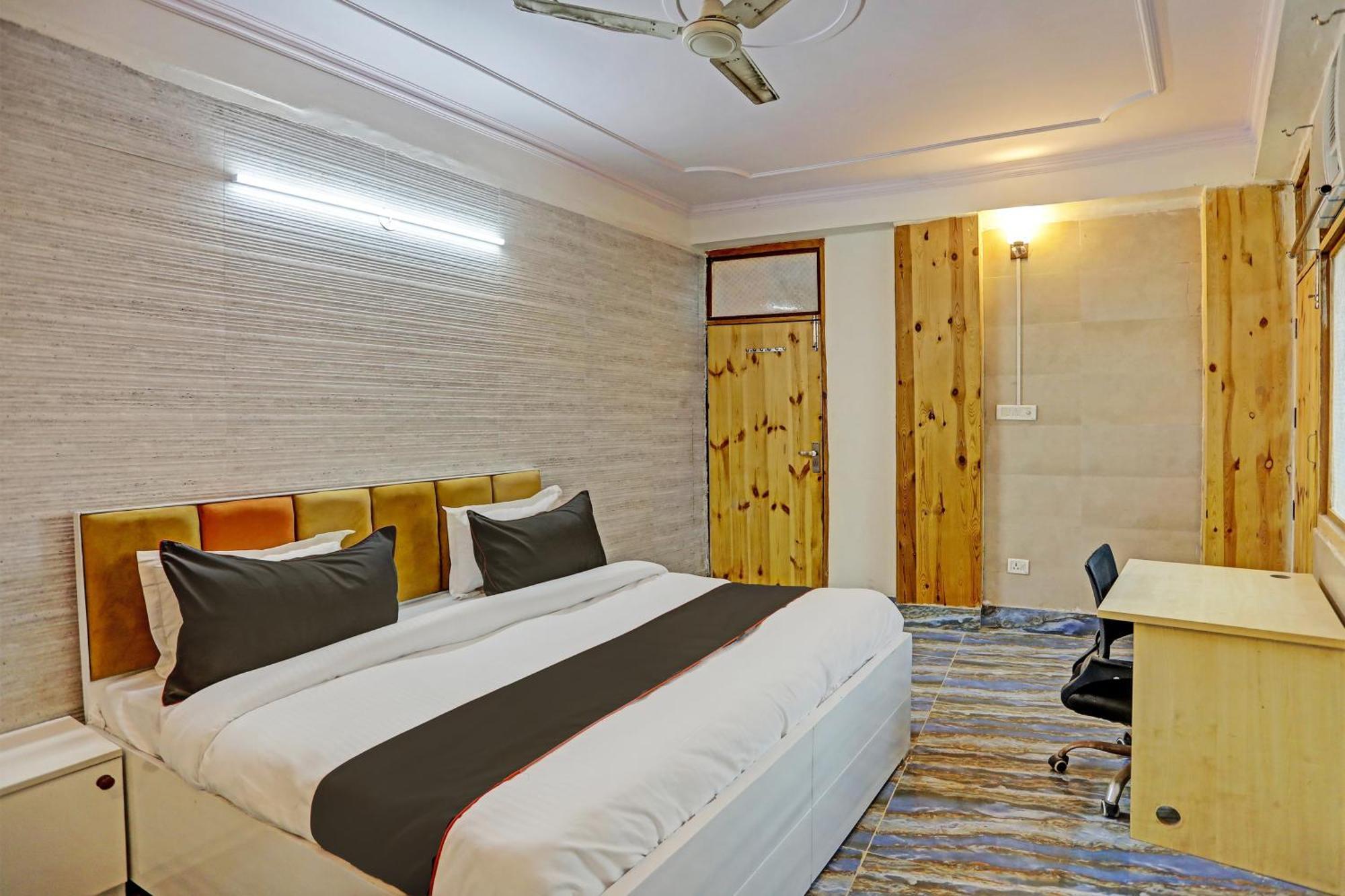 Umen Hotel Nearest Sector 66 Noida Eksteriør billede