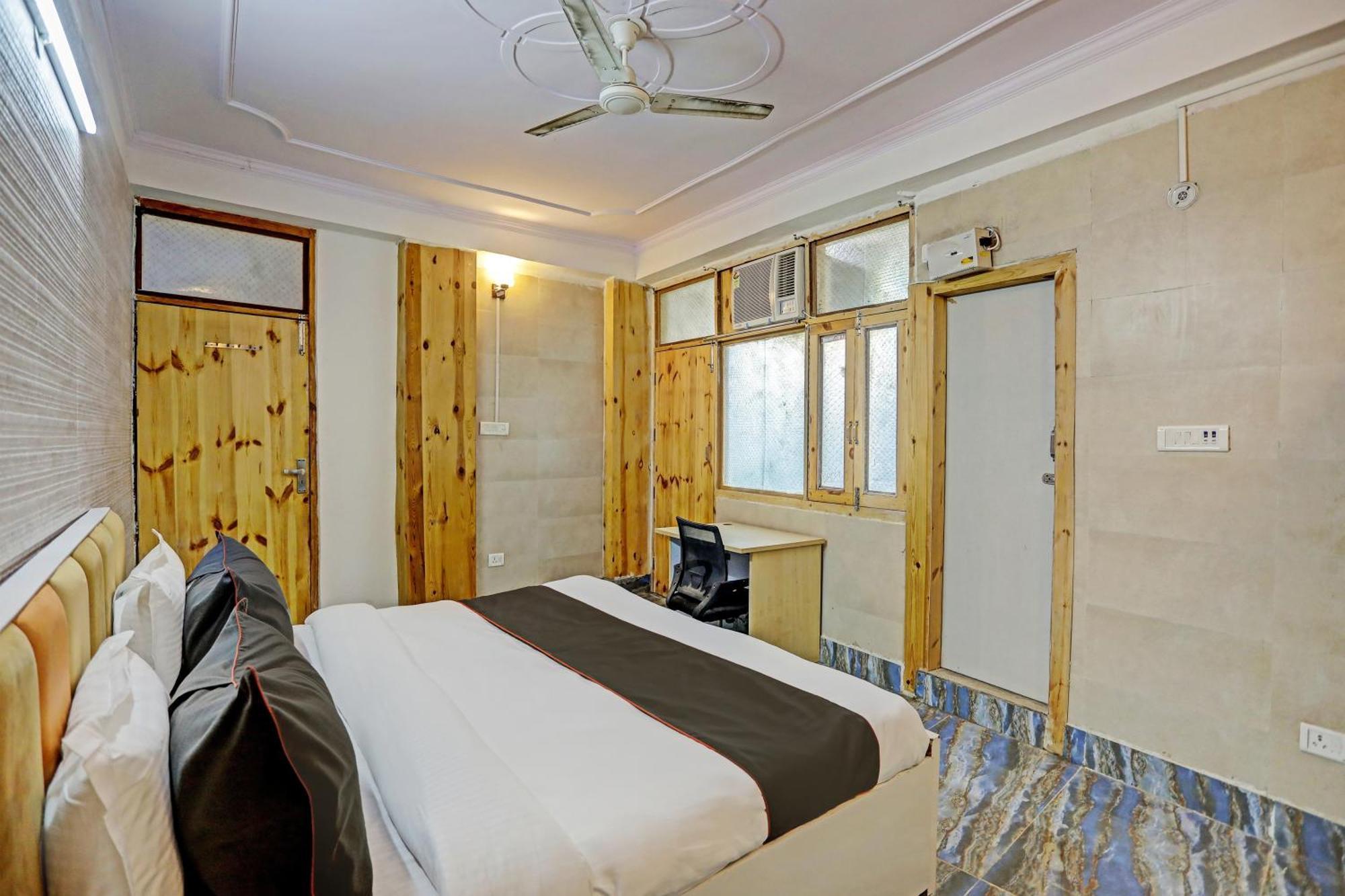 Umen Hotel Nearest Sector 66 Noida Eksteriør billede