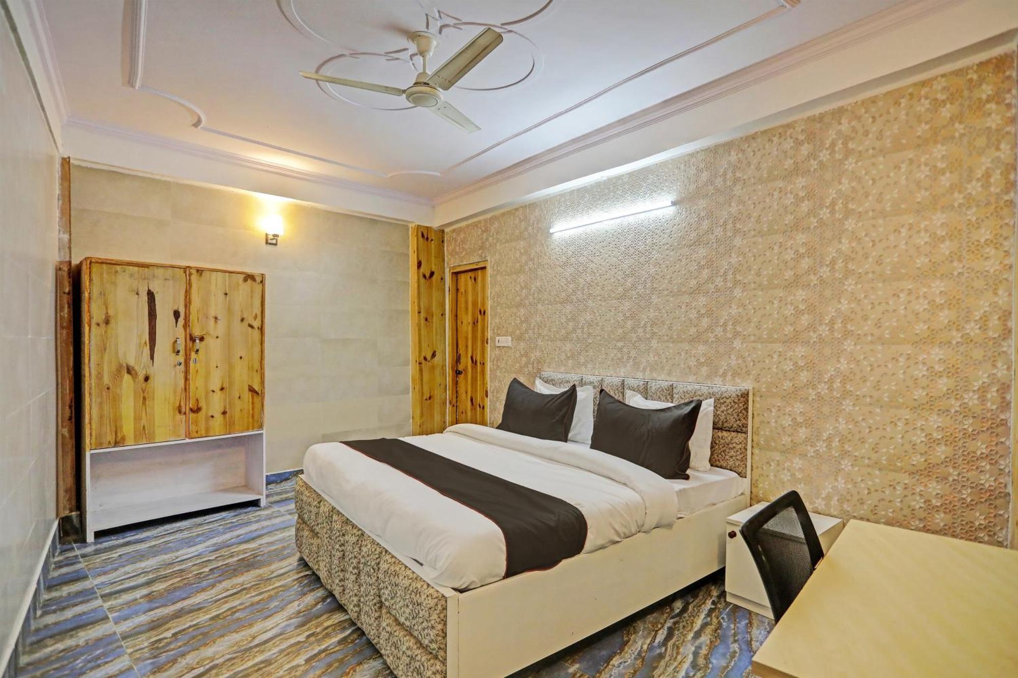 Umen Hotel Nearest Sector 66 Noida Eksteriør billede