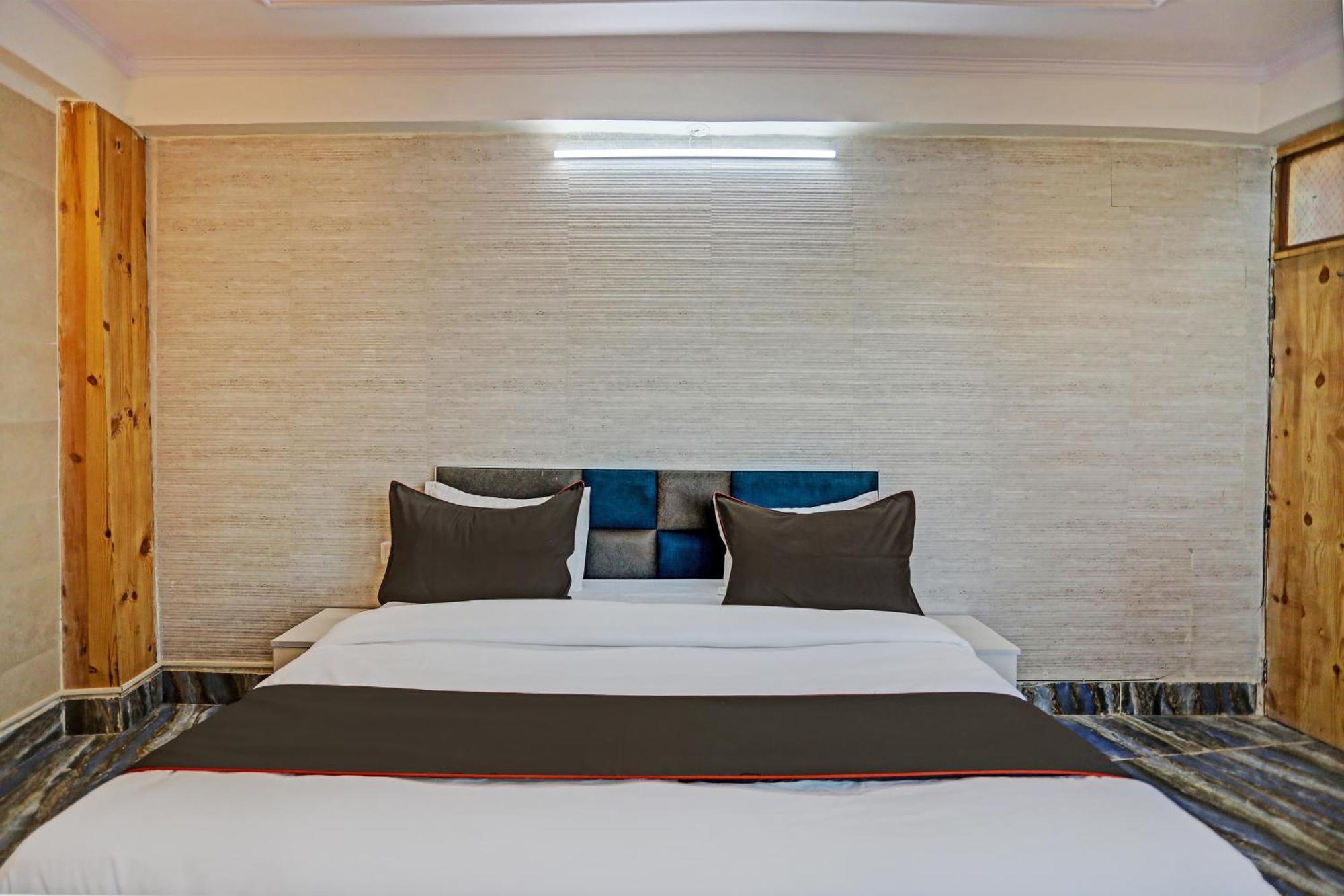 Umen Hotel Nearest Sector 66 Noida Eksteriør billede